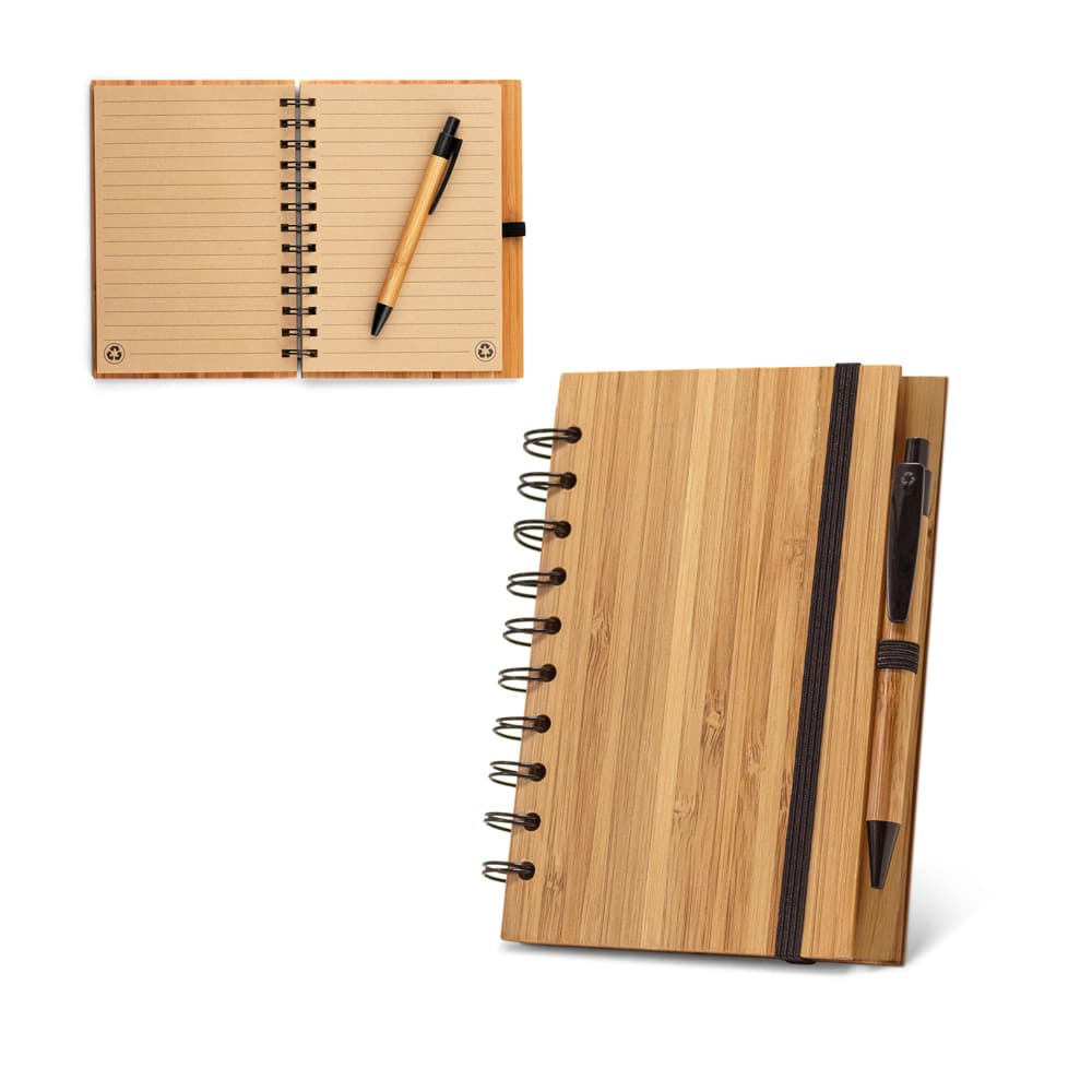 DICKENS A5. Caderno A5 em bambu com folhas pautadas recicladas